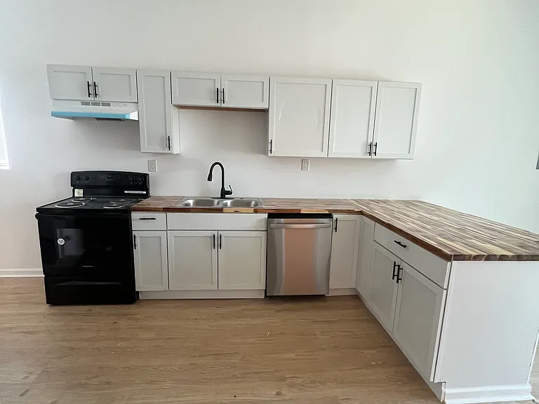 2824 Montgomery St #R — Photo 13