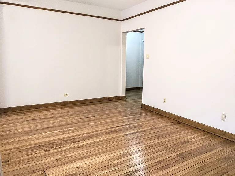 705 W Cornelia Ave #3 — Photo 4