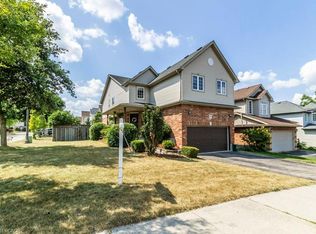 19 Apple Ridge Dr, Kitchener, ON N2P2S2