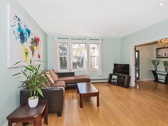 5th image of 40 62nd St