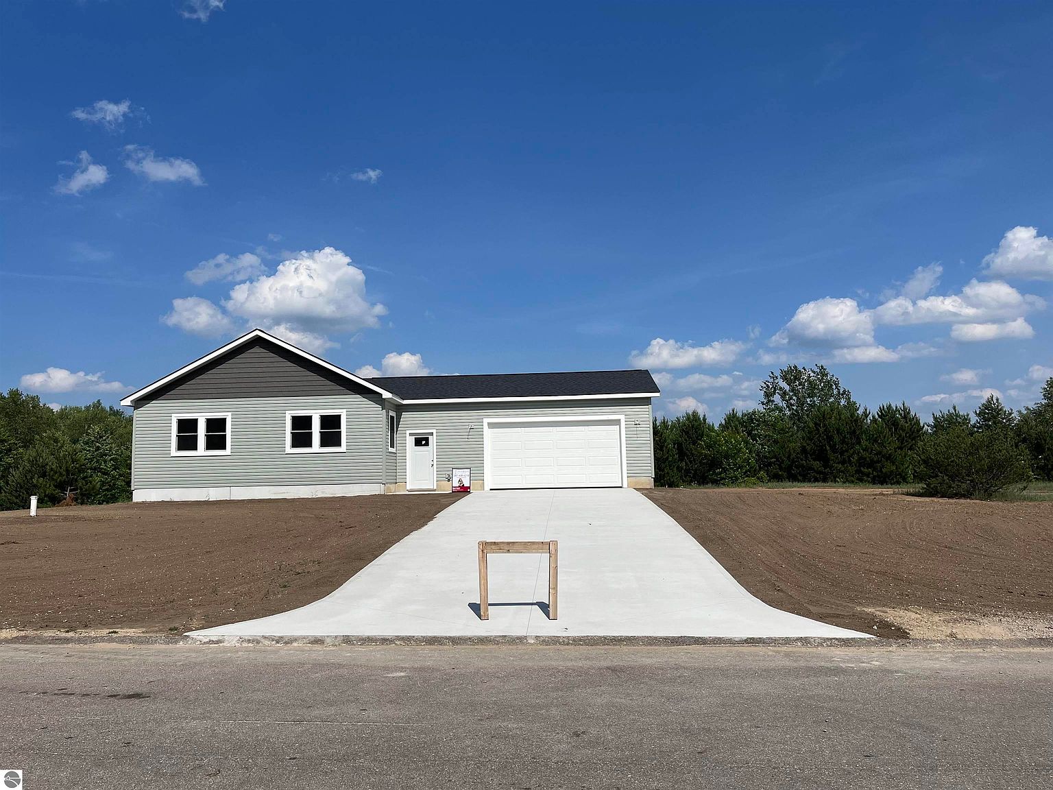 2995 Michele Marie, Grawn, MI 49637 MLS 1913541 Zillow