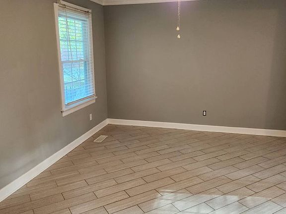 5th image of 8137 Tiffany Ln