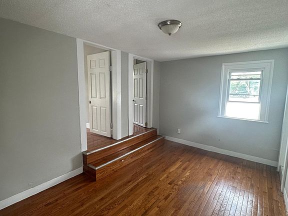 4th image of 24 Auburn St #1