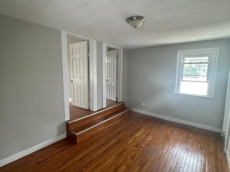 24 Auburn St #1 — Photo 4