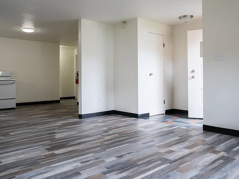 501-712 Farview Dr — Photo 11