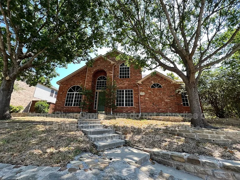 4 bed, 3.0 bath, 2892 sqft, $2,950 — Photo 2