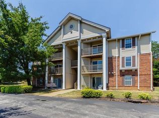 700 Ridgeside Dr APT E, Ballwin, MO 63021