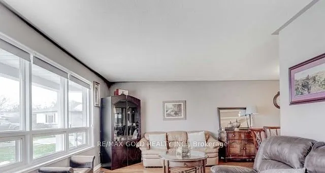 6 Monaco Ct — Photo 4