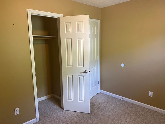 3rd image of 4925 Falcon Wood Trce NE