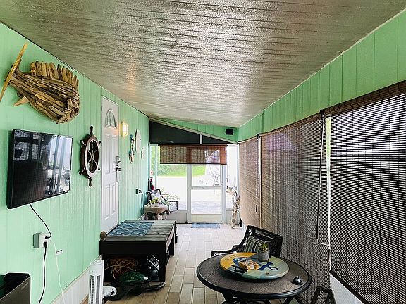 3rd image of 2581 Oleander St #4