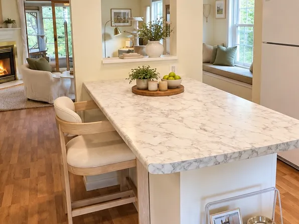 126 Partridge Hl, Colchester, VT 05446