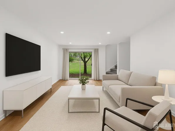 1008 Schmidt Ln, North Brunswick, NJ 08902