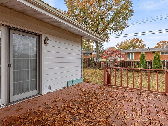 5th image of 2811 Woodbury Dr