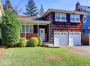 36 Christabel St, Lynbrook, NY 11563