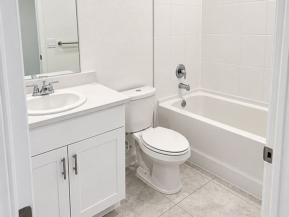 5th image of 4732 Jasmine Cir