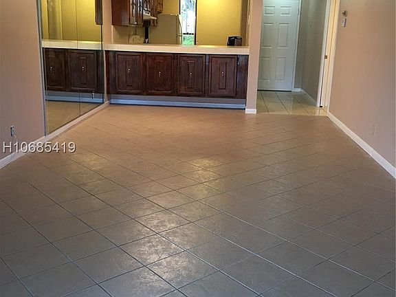 4th image of 5807 Coral Lake Dr #107