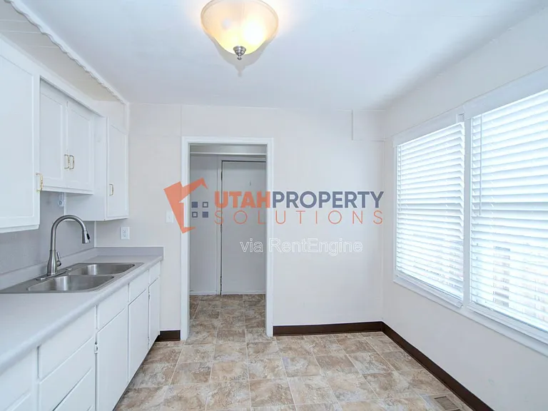 566 E Stringham Ave — Photo 6
