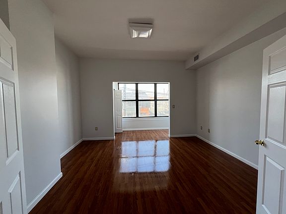 5th image of 3234 Kennedy Blvd Unit 2