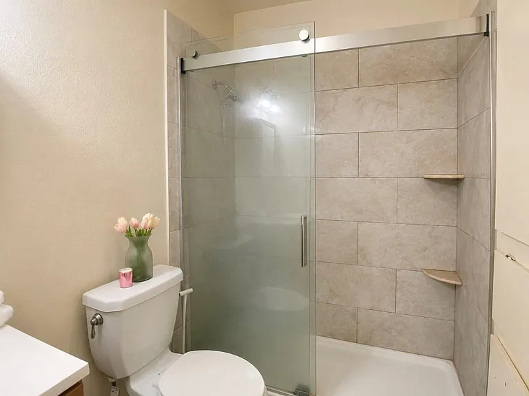 7913 Grove Ridge Dr — Photo 16