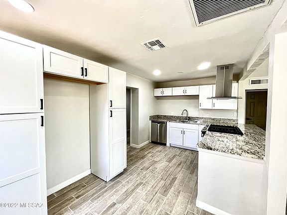 5th image of 2716 N Nordic Ln