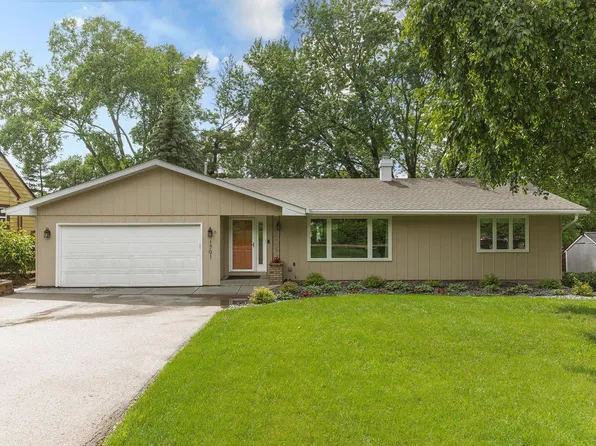 1791 Fulham St, Lauderdale, MN 55113