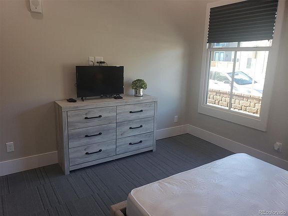4th image of 615 24th St #106