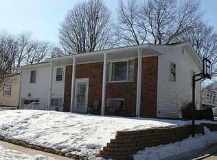 624 26th St NW, Cedar Rapids, IA 52405