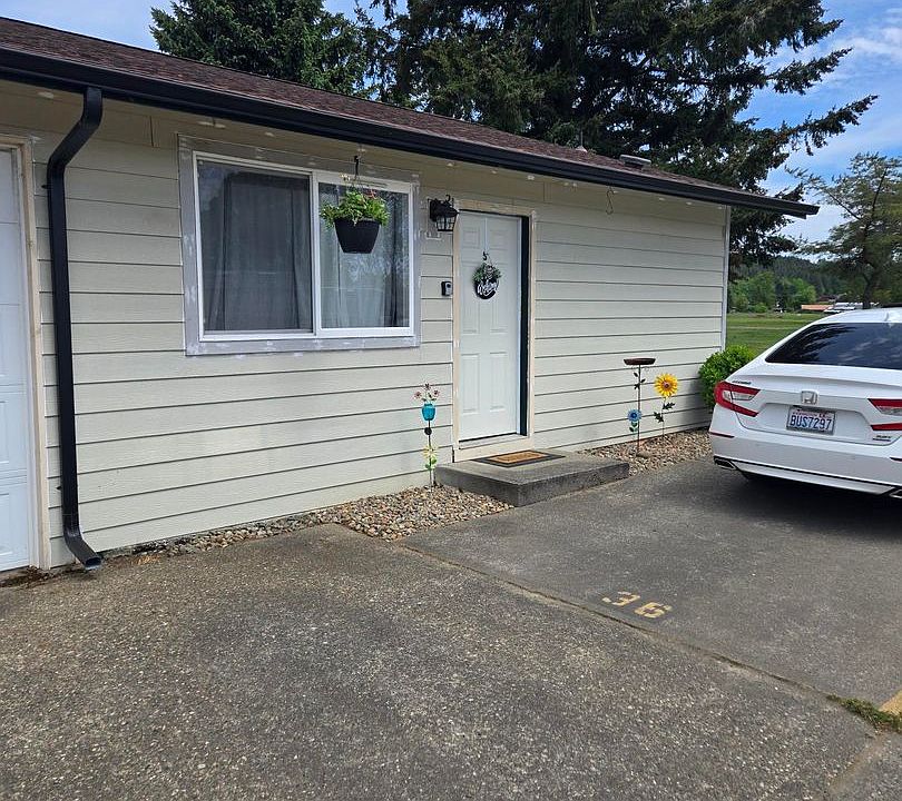 2nd image of 209 Newaukum Golf Dr