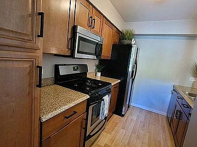 4th image of 48 N Park Ave APT 2