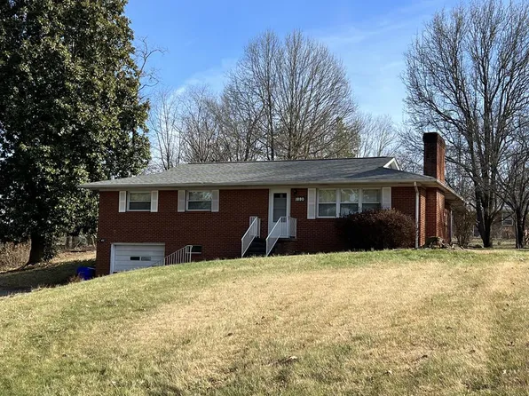 1880 Oak St, Morristown, TN 37813