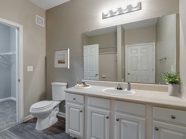 Two Bedroom - 2 Bed / 1 Bath - 977 Sq.Ft.