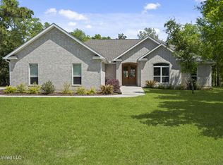 1420 Wesleyan St, Gautier, MS 39553