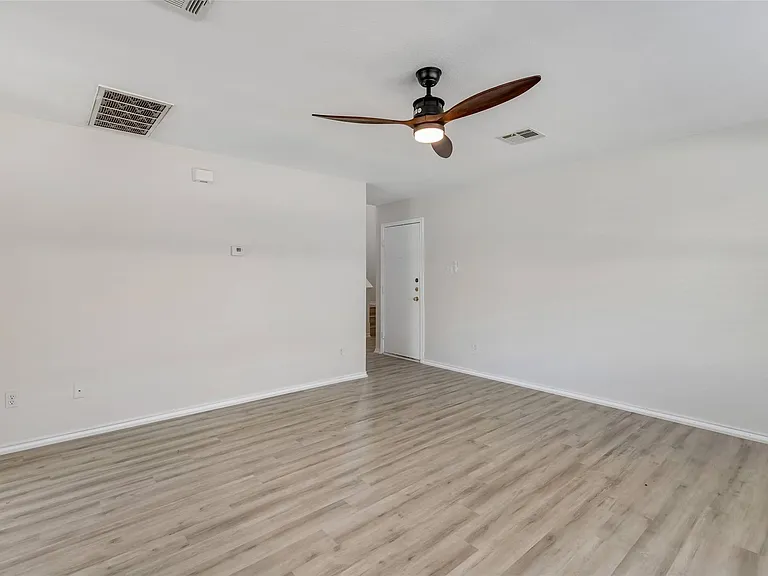 3207 Barksdale Dr — Photo 6