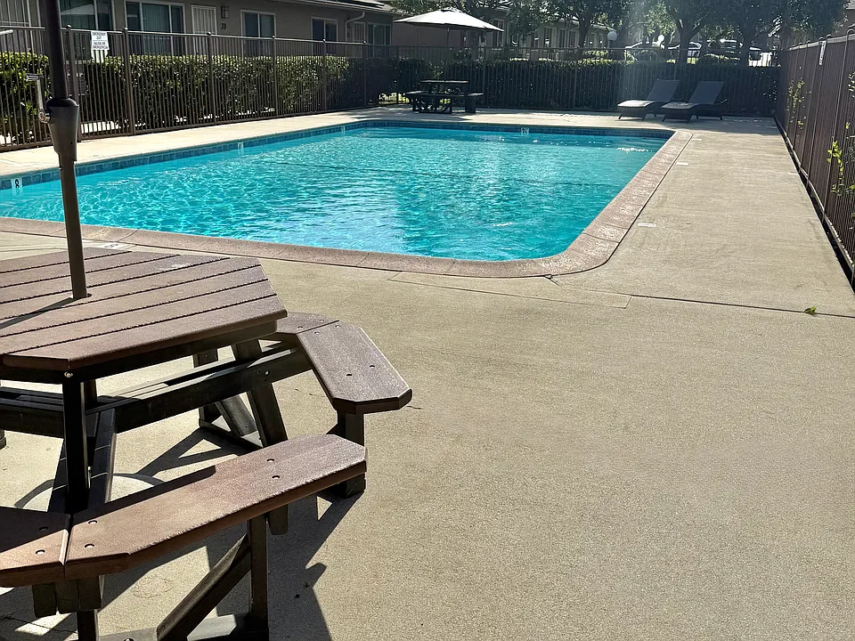 Village Glen Apartments