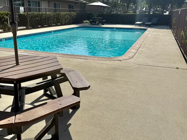 Village Glen Apartments, 622 S Pasadena Ave #653-07, Glendora, CA 91740