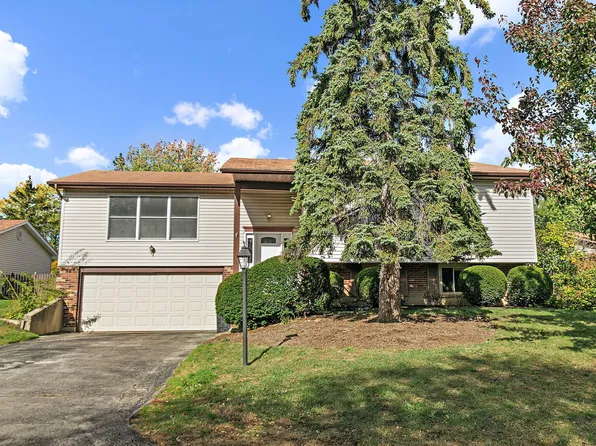 530 Ramblewood Ct, Lake Zurich, IL 60047