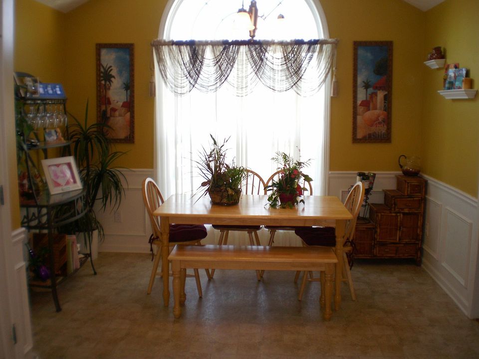 2nd image of 634 Skyland Dr