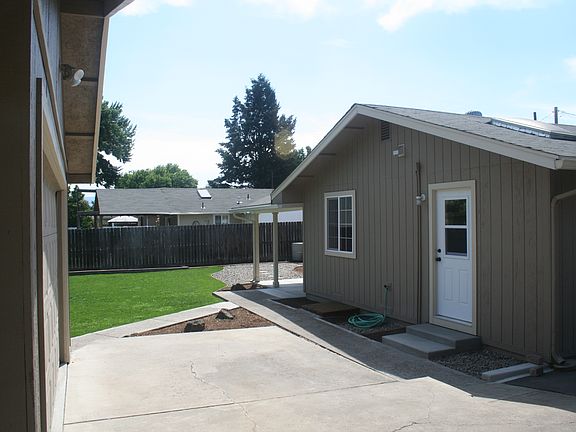 4th image of 2512 Thorn Oak Dr