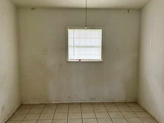 4th image of 7514 SLEEPY VALLEY DR