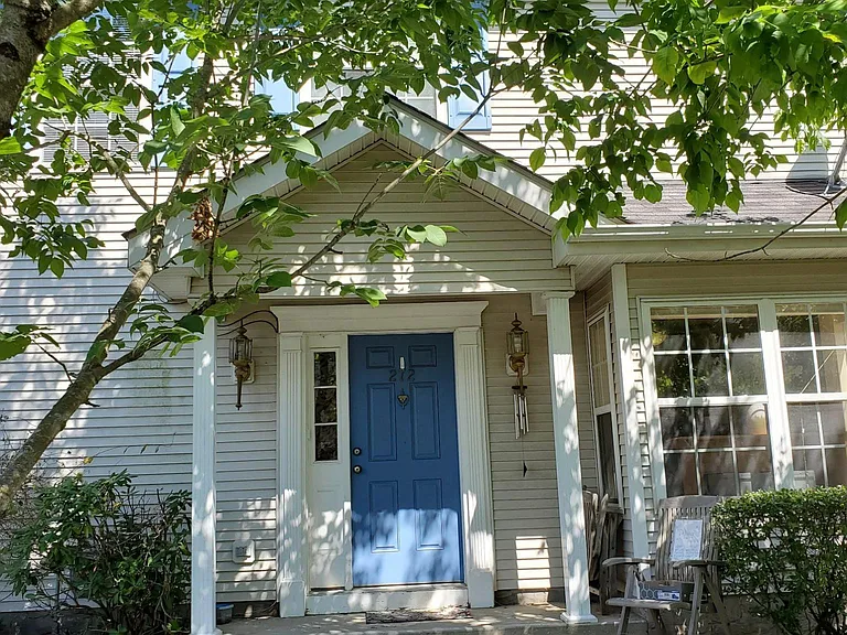 272 Fountayne Ln — Photo 14