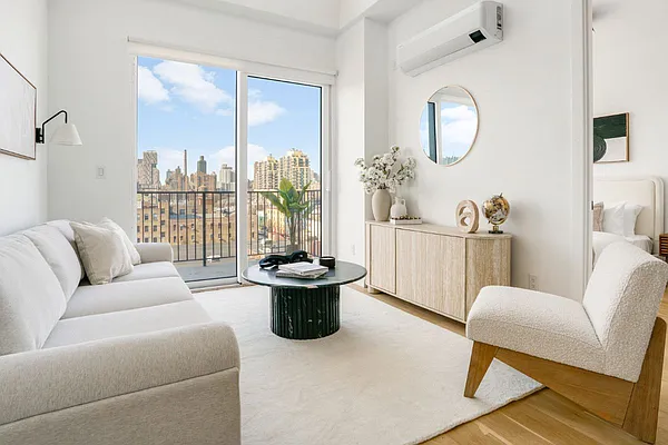 Living room, photo 1