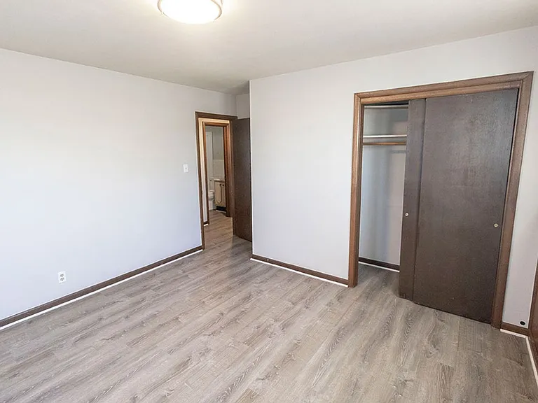 1804 Sylvan Ln — Photo 30