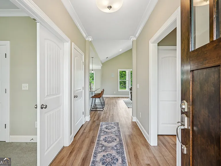 202 Sage Ct — Photo 2