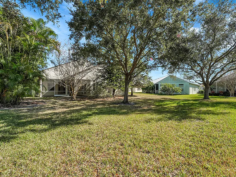 211 NW Pleasant Grove Way — Photo 20