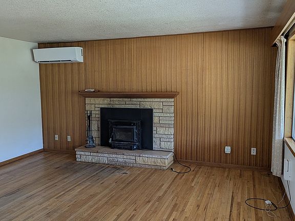 5th image of 3203 17th Ave
