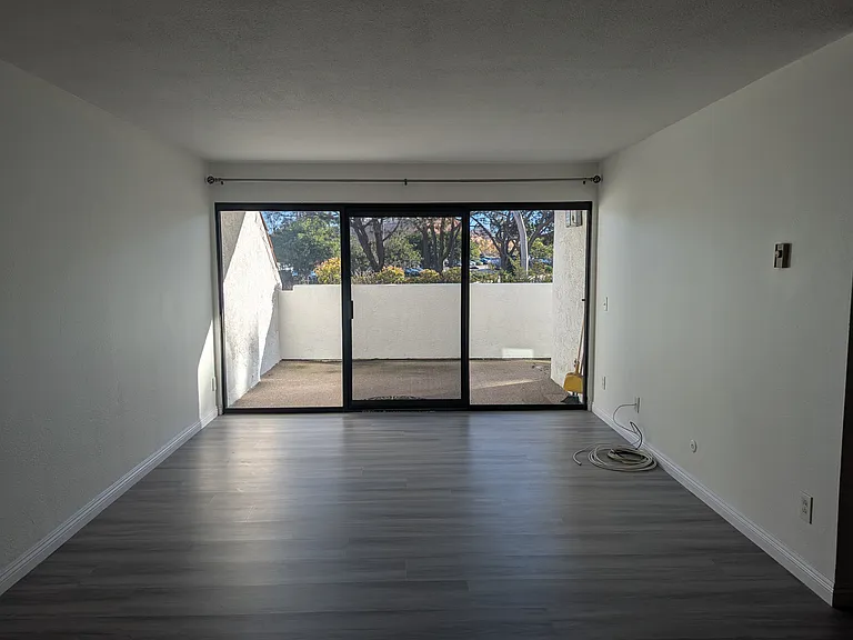 8308 Regents Rd #1E — Photo 3