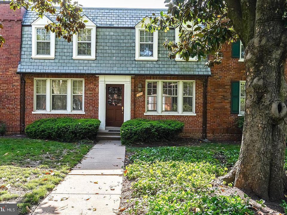 1st image of 1724 N Queens Ln #3