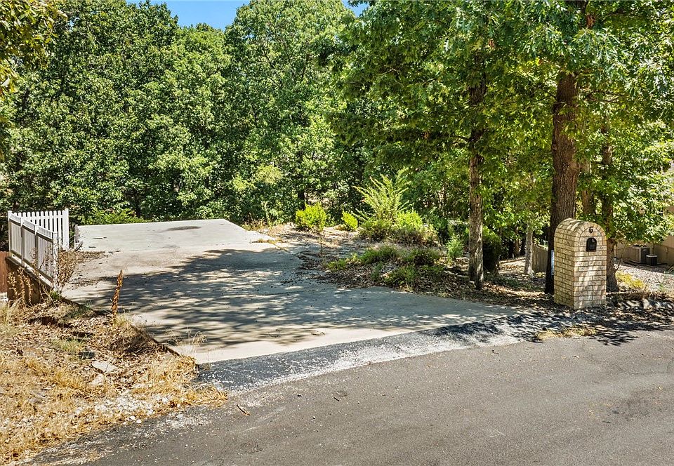 1st image of 5 Swallow Ln #9