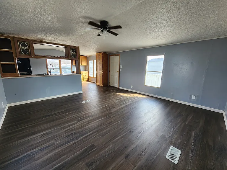 700 W Ridgeway Ave #409 — Photo 6