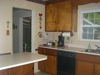 2nd image of 662 Creasy Ave